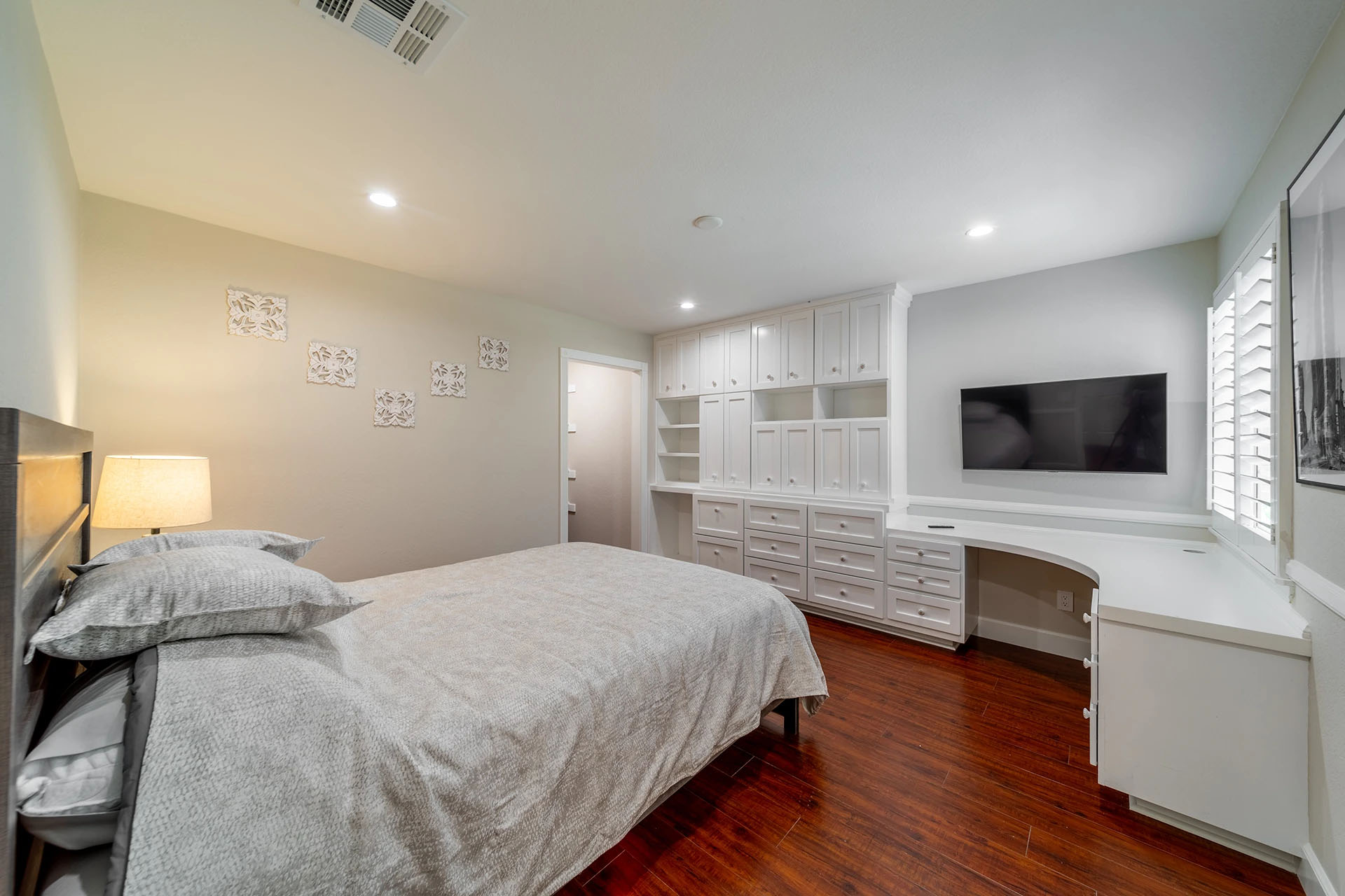 Accommodations - iVital-Wellness-Bedroom2.jpg