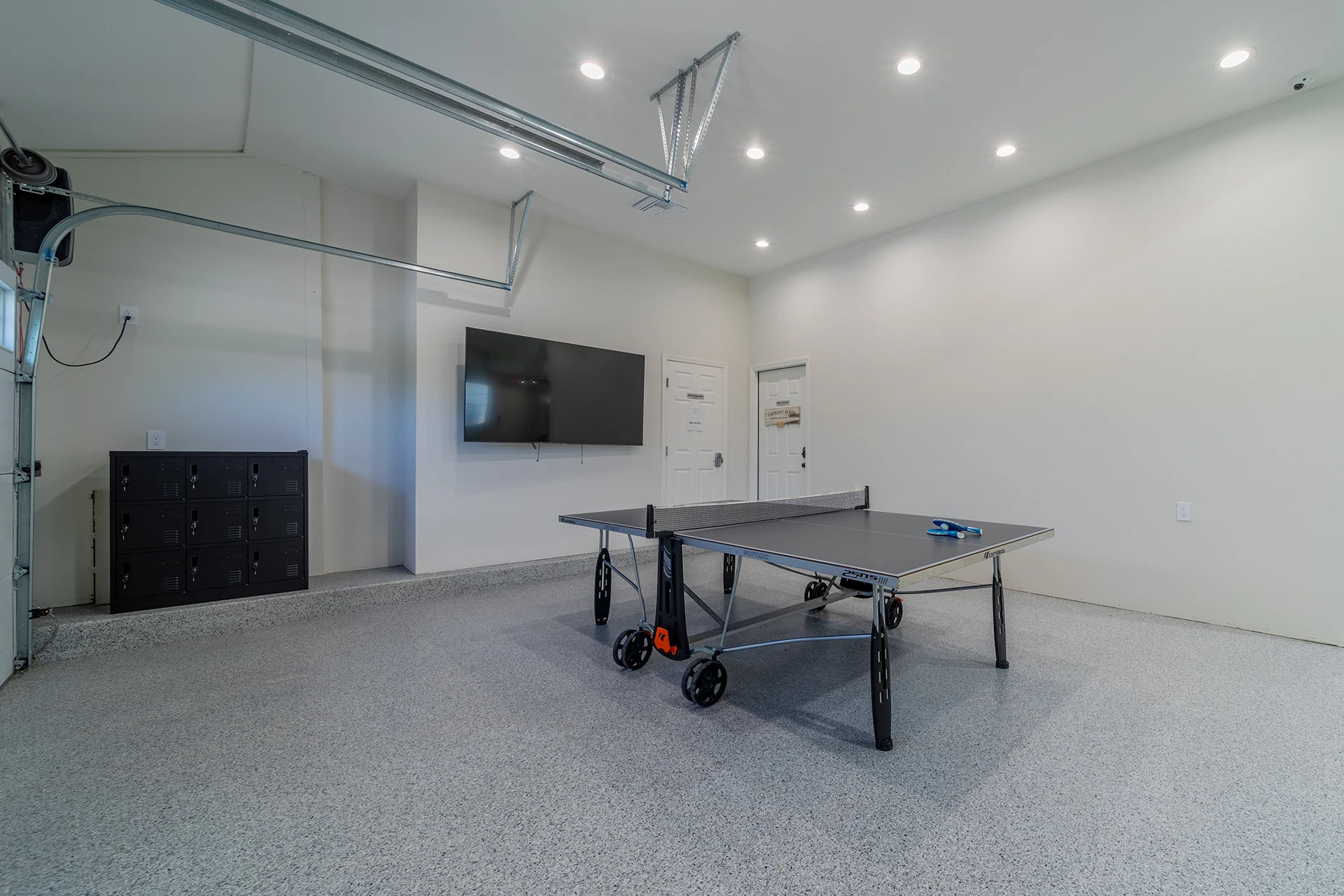 Exterior - iVital-Wellness-Garage-Tennis.jpg